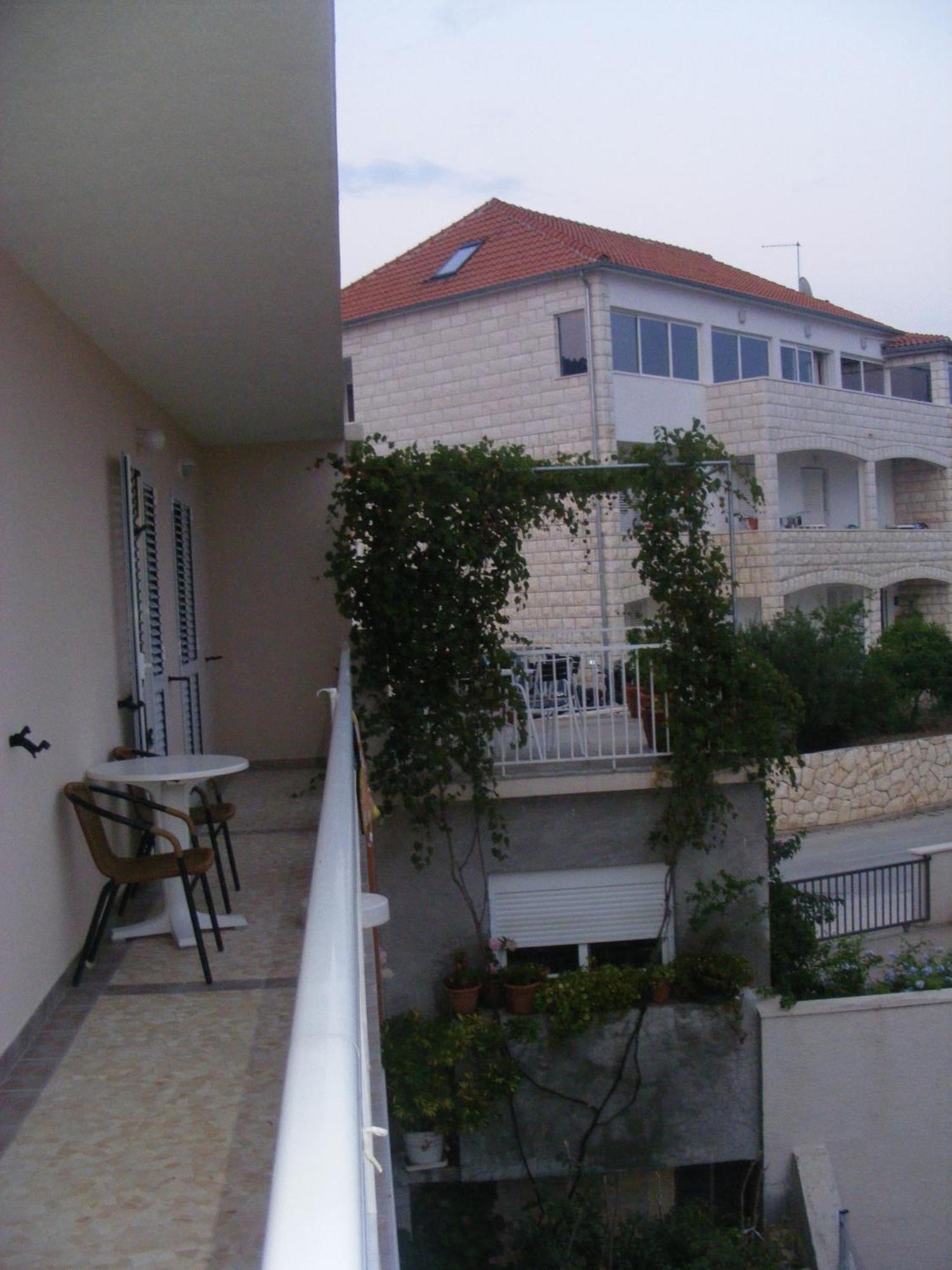 Apartments Kresic Hvar Town Exterior photo