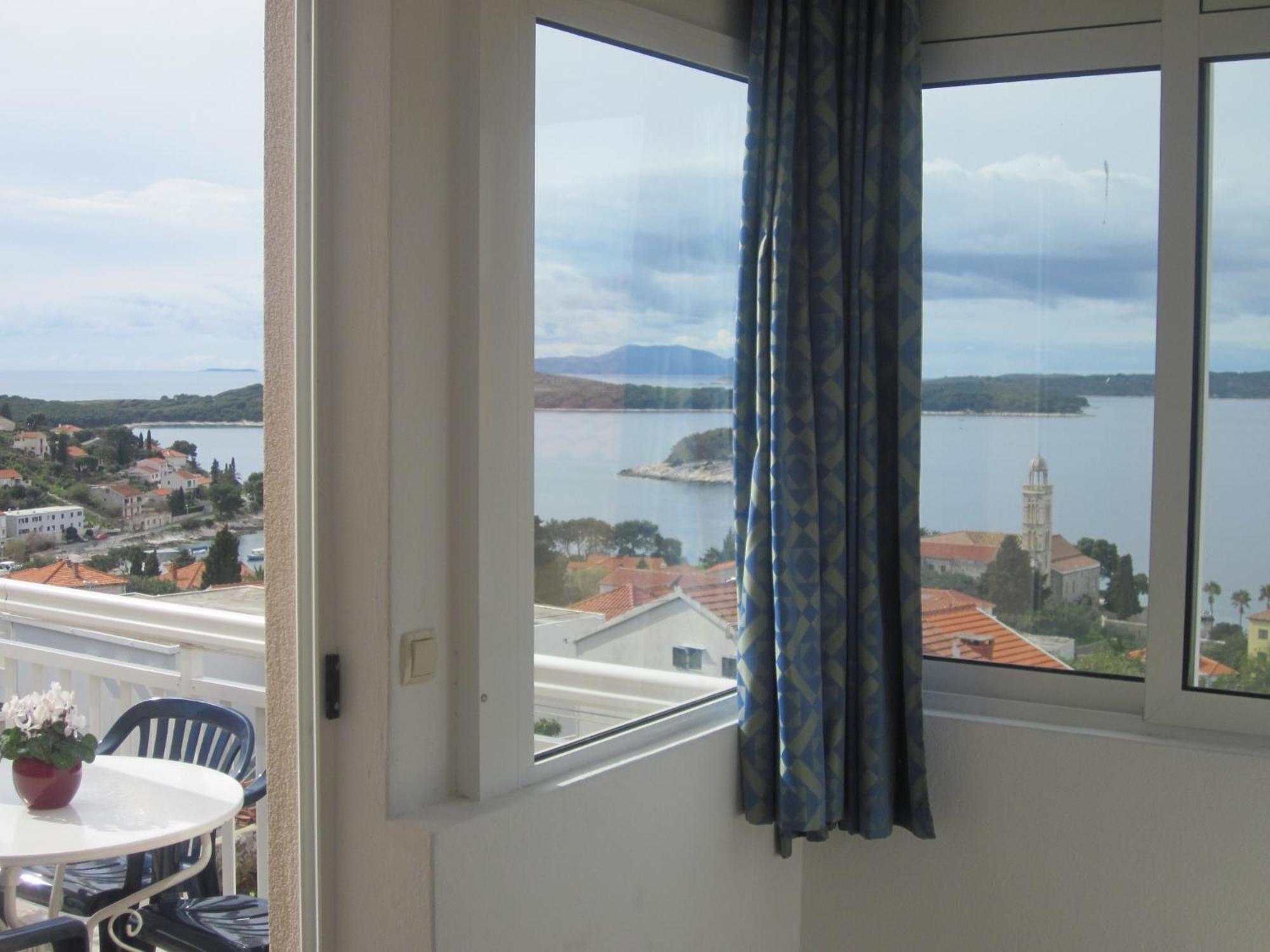 Apartments Kresic Hvar Town Room photo