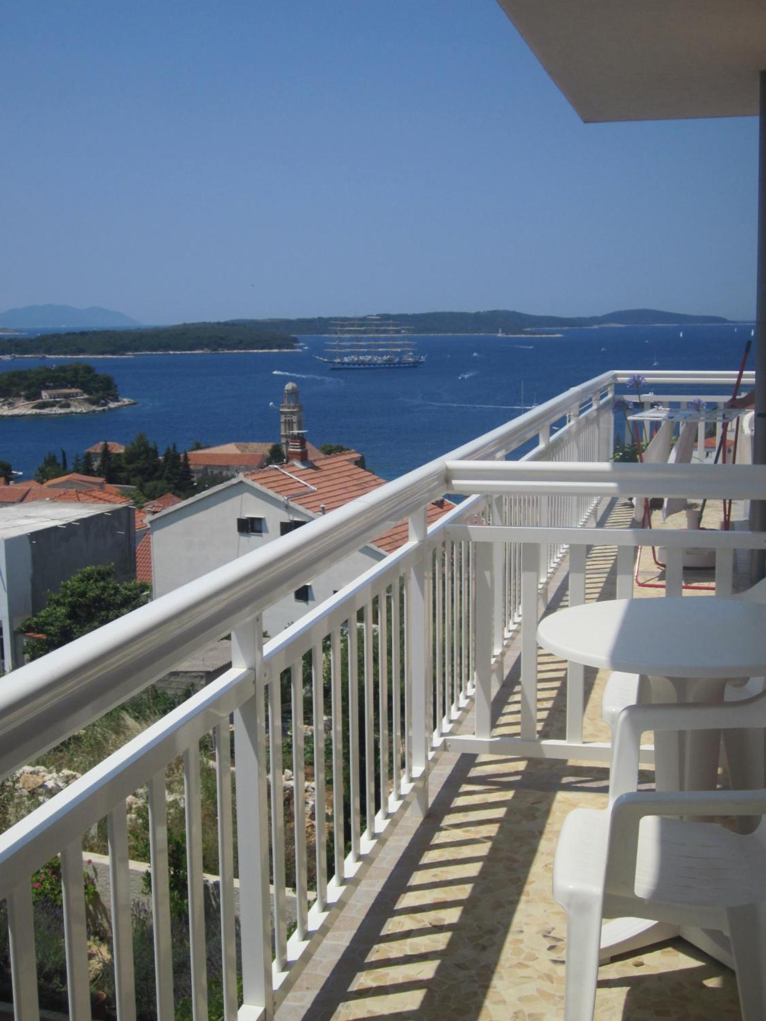 Apartments Kresic Hvar Town Room photo